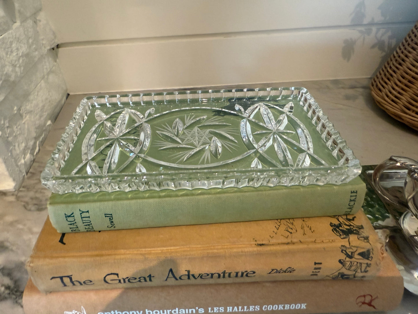 crystal display trays