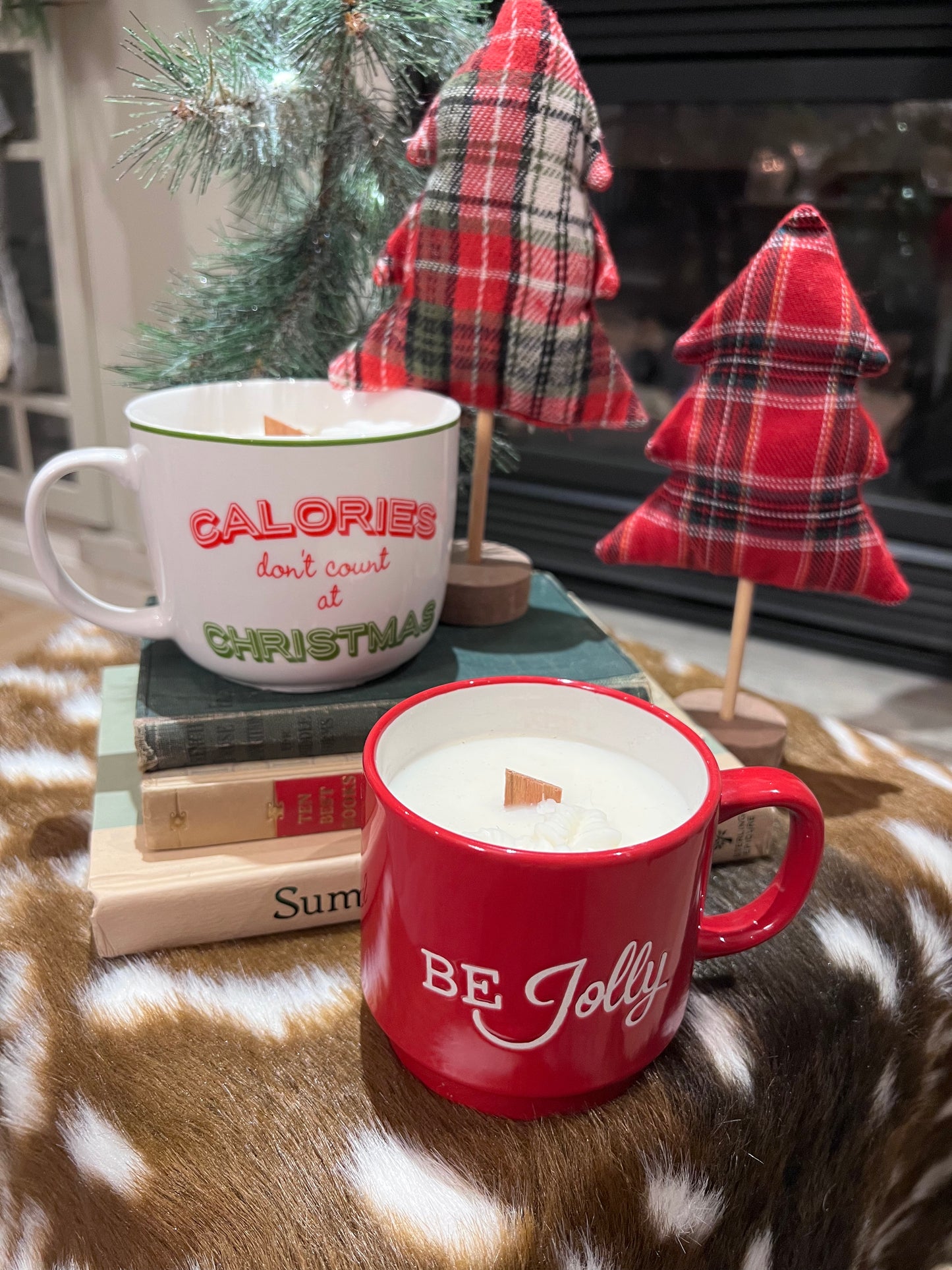 Festive Christmas candle mugs