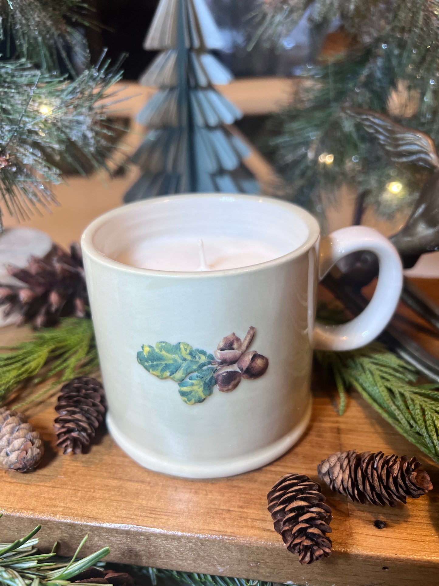 Little acorn mug candle