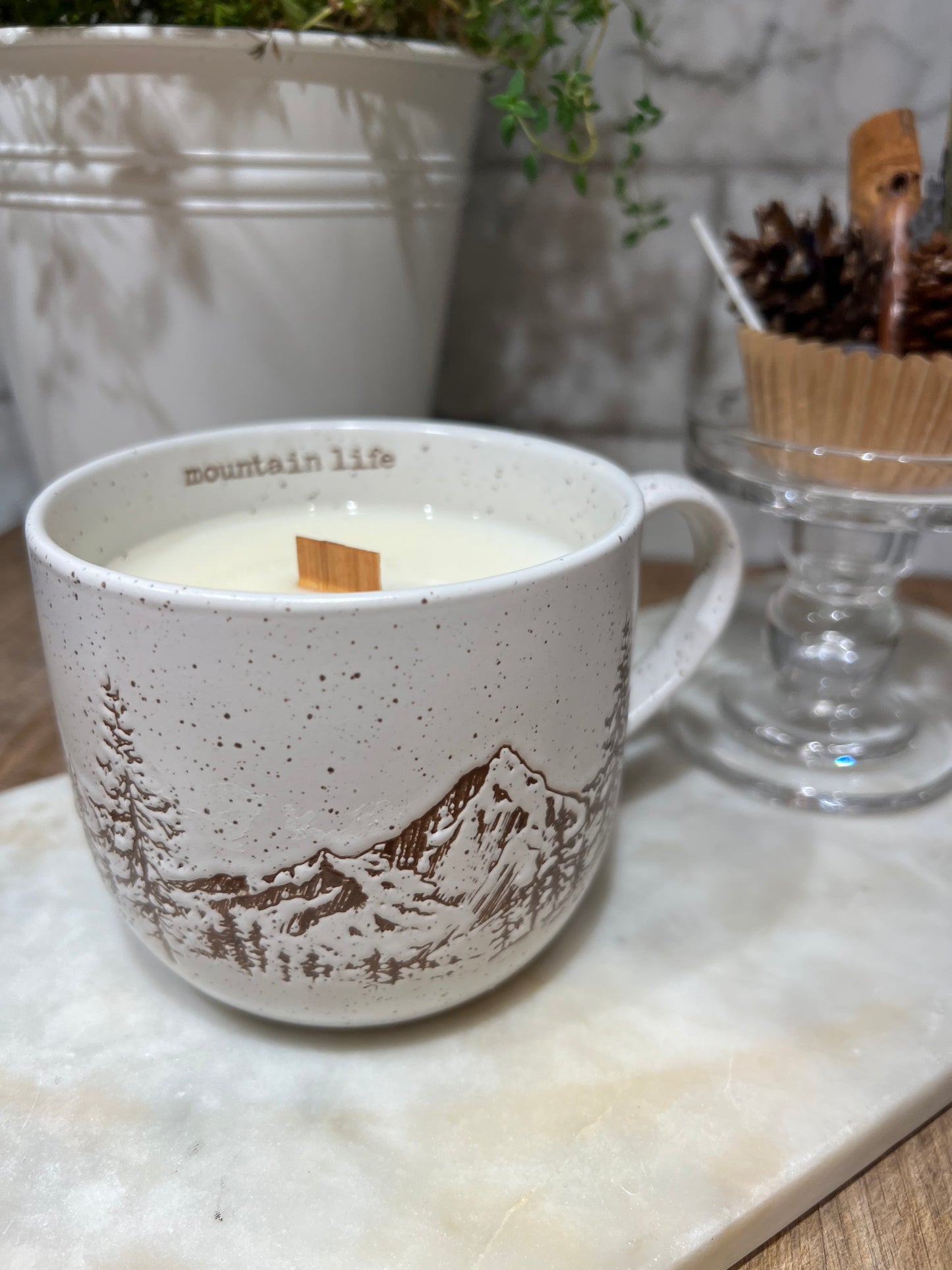 Festive Christmas candle mugs